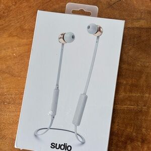 Studio White and Gold Wireless Earphones